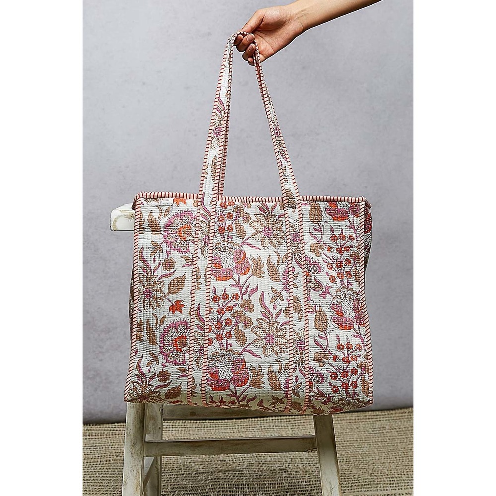 213. New POL Clothing Floral Quilted Tote Bag Red Pink Cotton Kantha